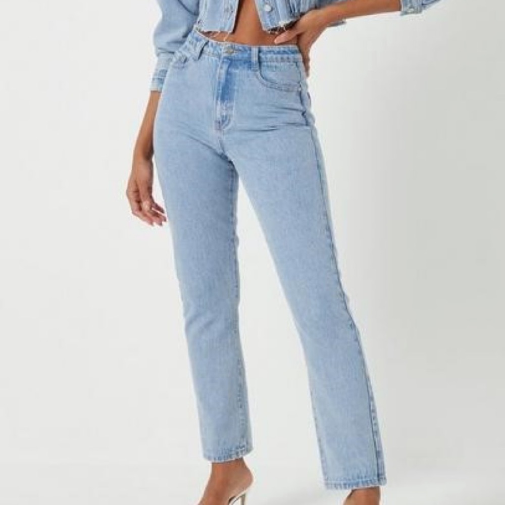 light blue highwaisted straight jeans